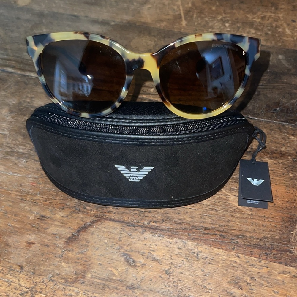 Tortoise Shell Sunglasses - Picture 6 of 12